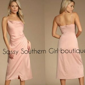 🆕⭐ Blush pink matte satin midi dress